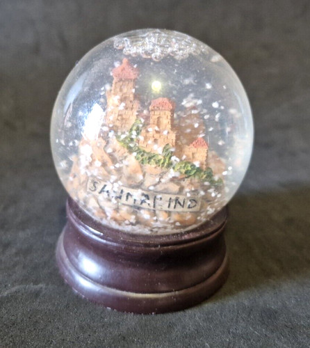 Palla vetro con neve - di,