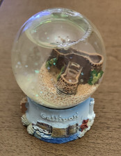 Palla di vetro con neve